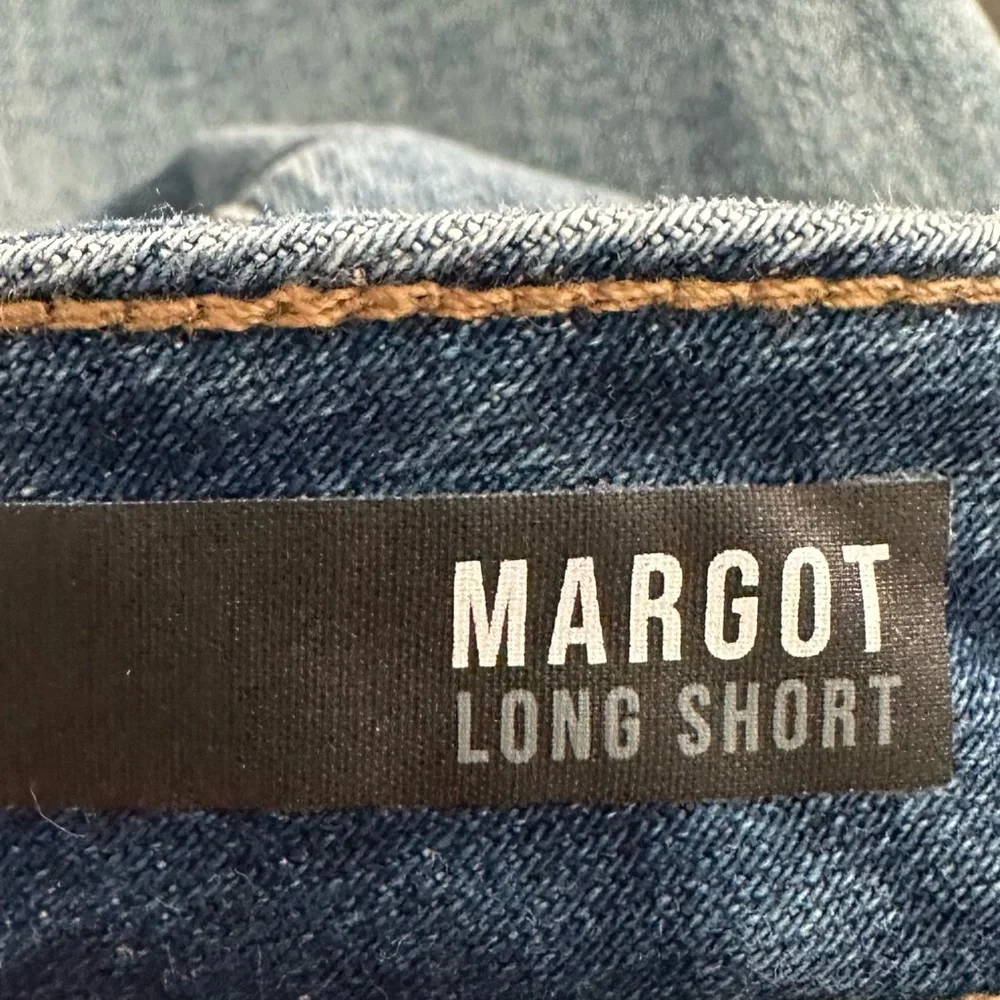 Kut From The Kloth Margot High Rise Long Short Distressed Raw Hem Size 0…